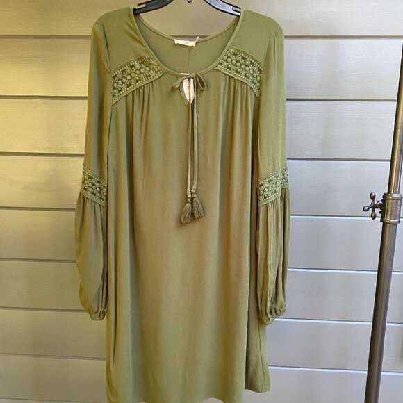 mi ami Dresses & Skirts - mi ami Casual Dress with Lace Accents, Army Green Size Med